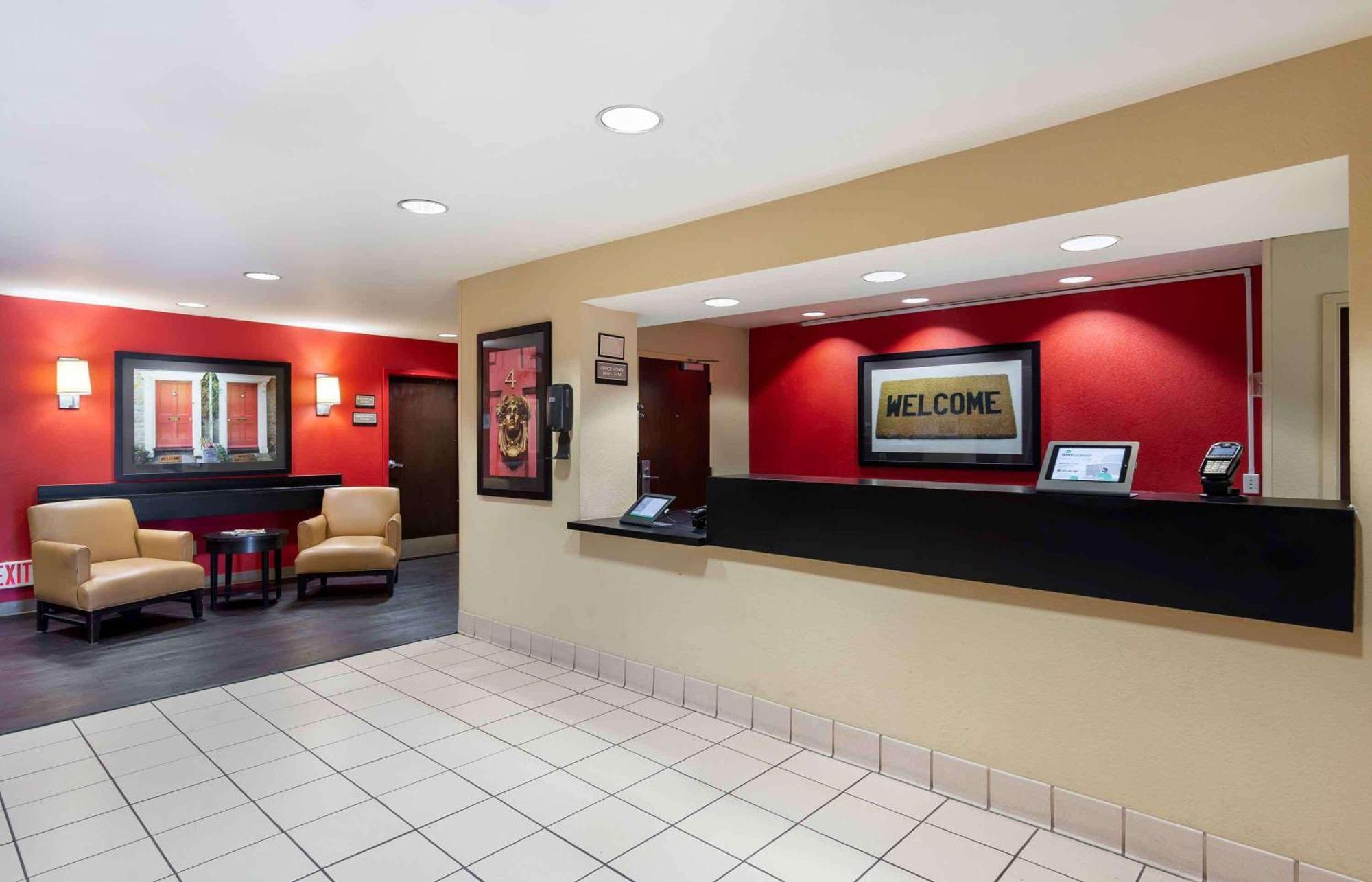 Suburban Studios Columbus Bradley Park Exterior foto