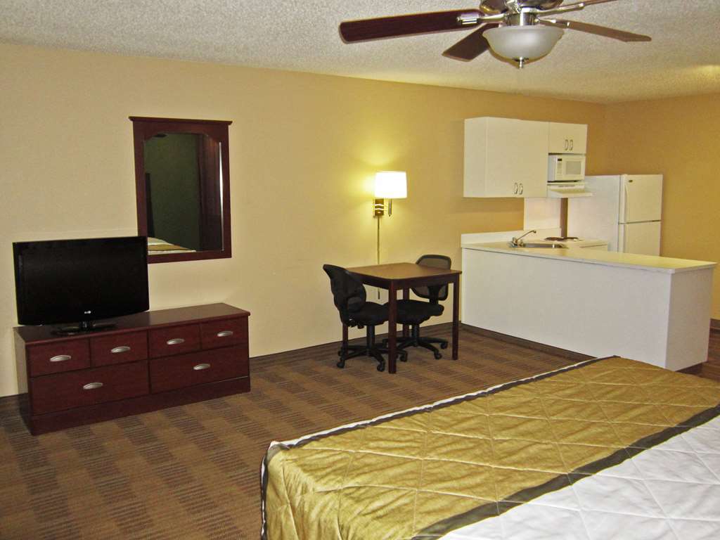 Suburban Studios Columbus Bradley Park Habitación foto